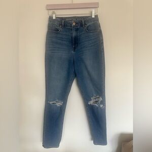 American Eagle Curvy Mom Jeans Size 4 Regular Distressed